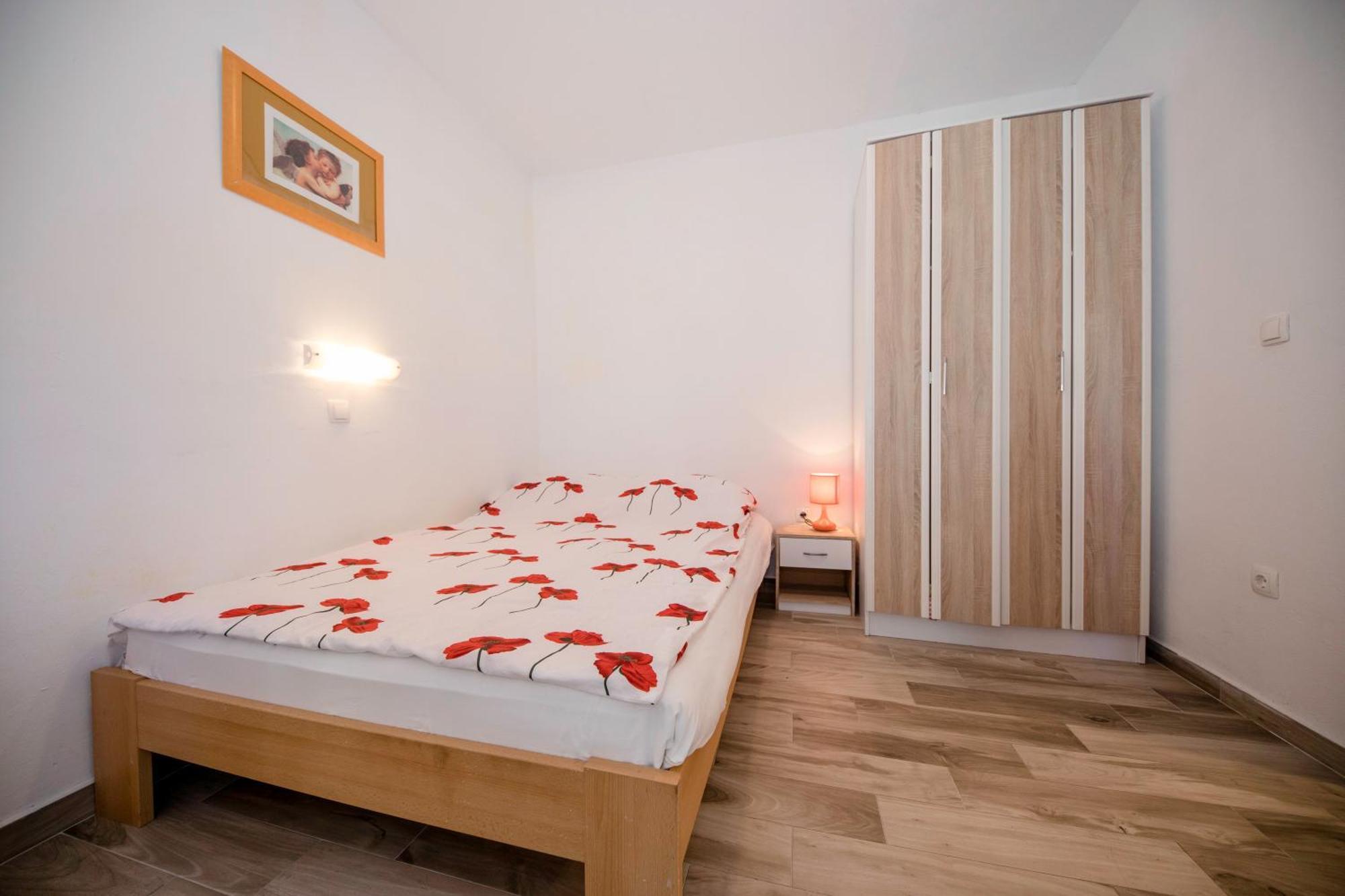 Kazo Apartment *